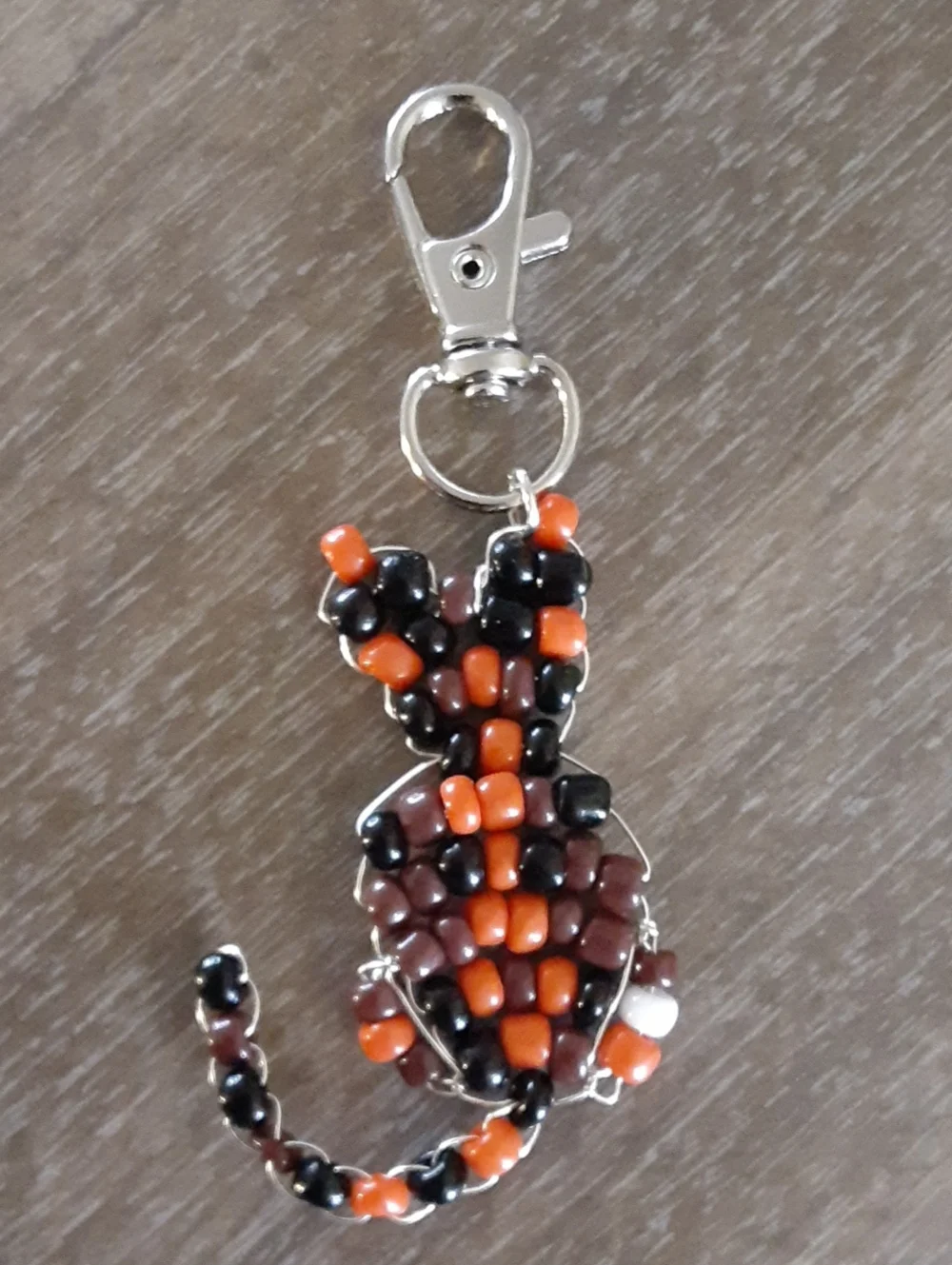 Beaded Cat Keychain made by @nanasei_okami